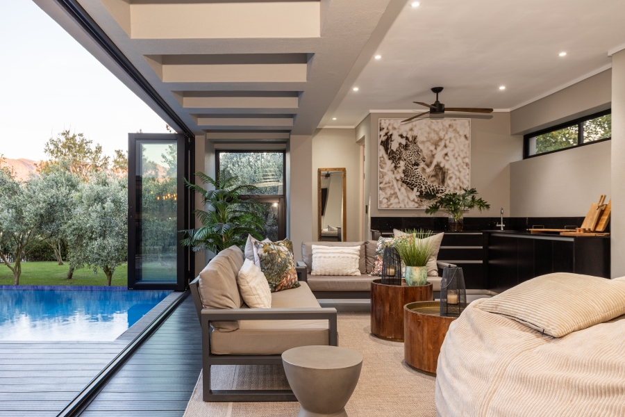 6 Bedroom Property for Sale in Winelands Western Cape